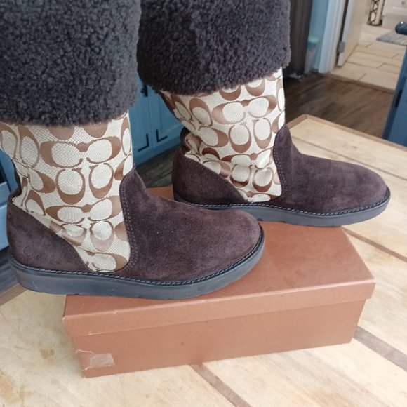 Genuine women's coach suede boots - Picture 2 of 4